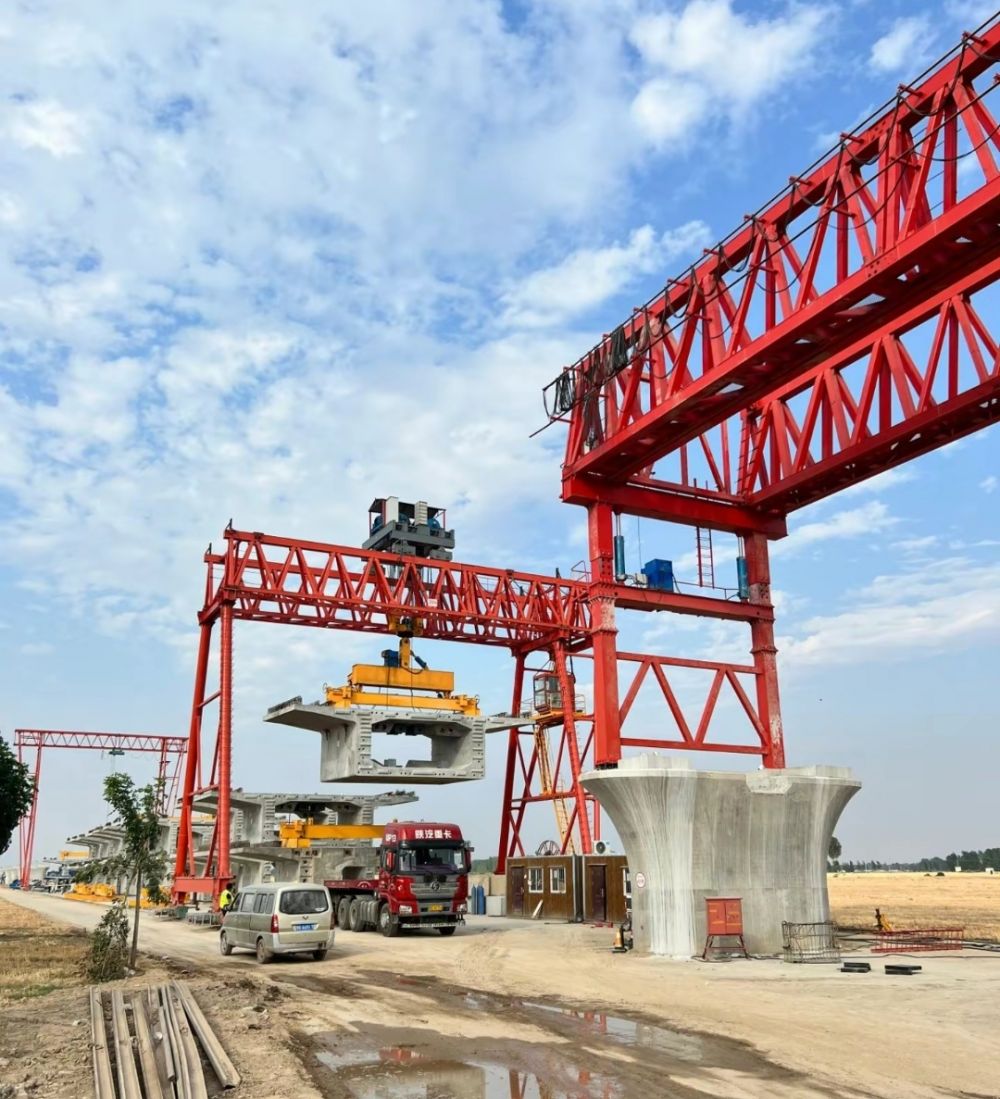 南通出租龍門吊廠家、架橋機(jī)、提梁機(jī)、門式起重機(jī)租賃服務(wù)