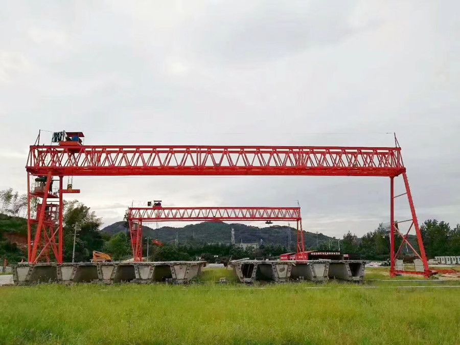 河南起重機(jī)械廠家包頭龍門(mén)吊直銷、提梁機(jī)、門(mén)式起重機(jī)