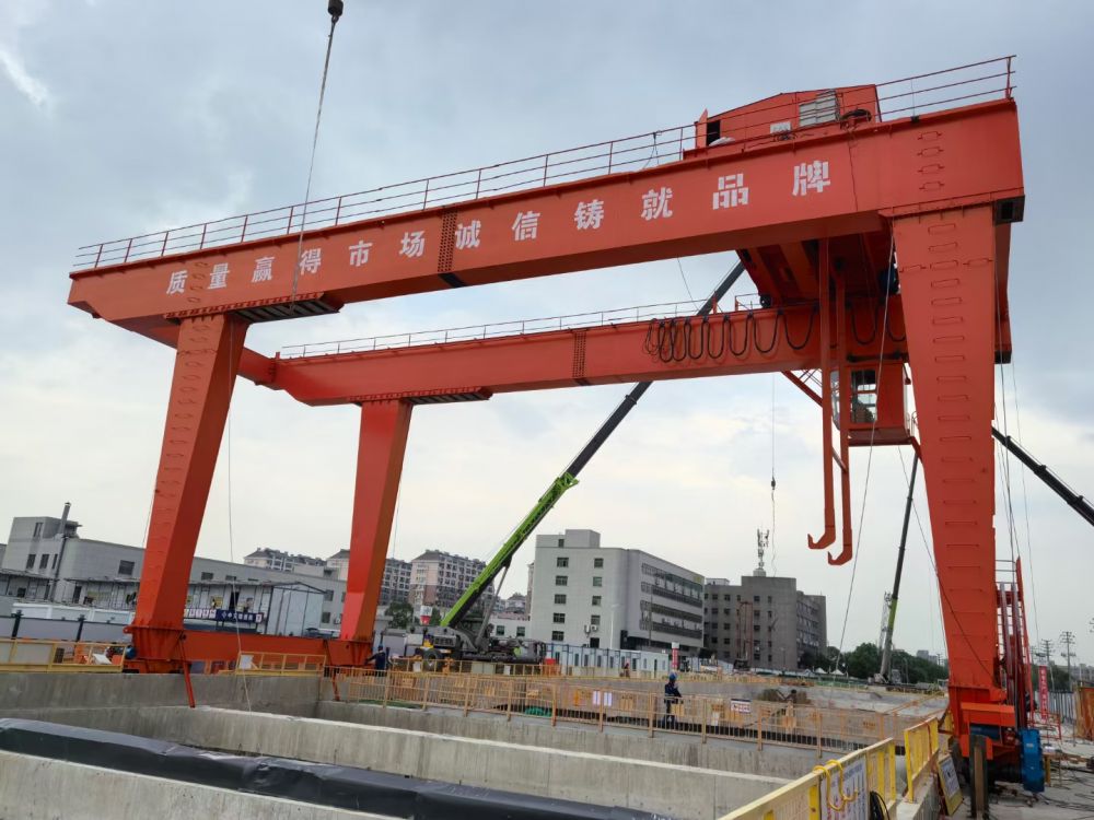 廣州地鐵出渣機(jī)、地鐵站門(mén)式起重機(jī)生產(chǎn)、安裝拆卸、租賃公司