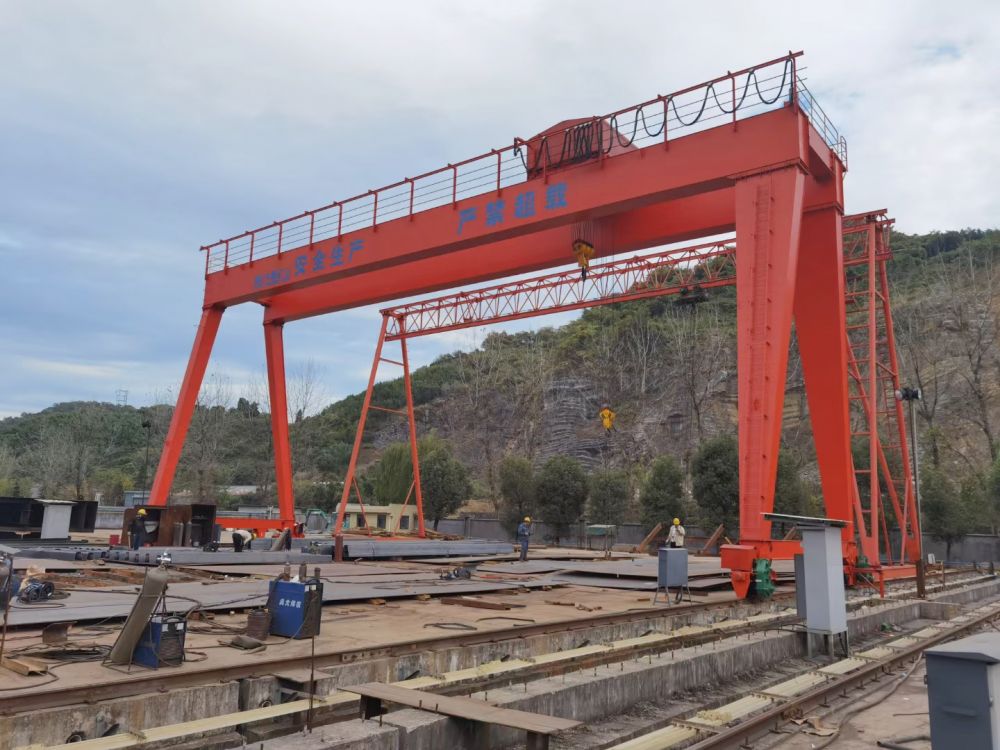 MG型/ME型雙梁門式起重機(jī)、雙主梁龍門吊產(chǎn)地、廠家報(bào)價(jià)