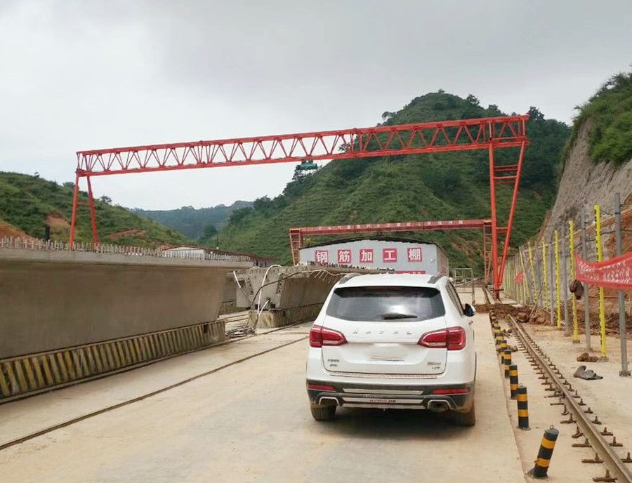 河南起重機(jī)械廠家西安起重機(jī)、龍門(mén)吊直銷、電動(dòng)葫蘆單梁門(mén)式起重機(jī)銷售服務(wù)